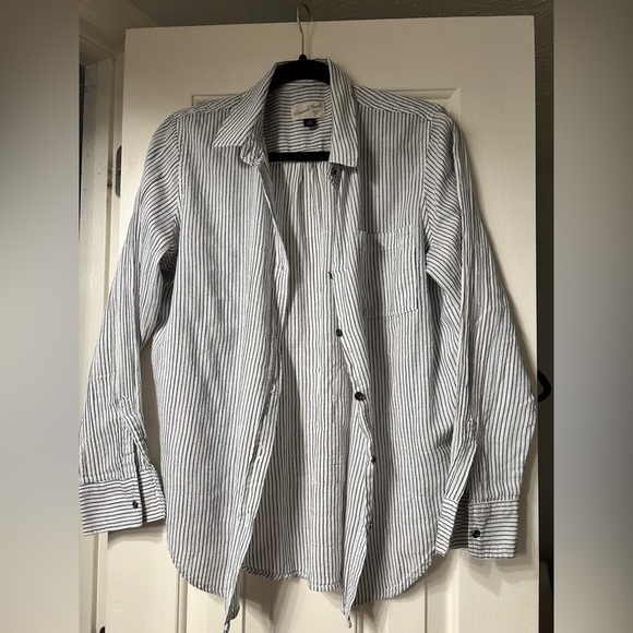 A Universal Thread Striped Button-Up Shirt - Picture 4 of 6